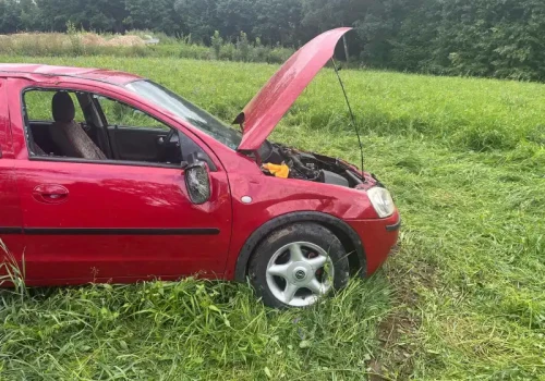 Poważny wypadek na szutrowej drodze. Interweniował śmigłowiec LPR