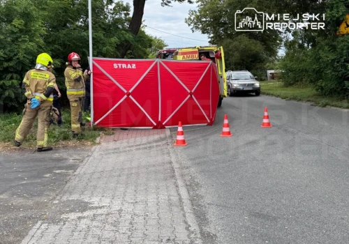 Rowerzysta zasłabł i przewrócił się na chodnik. Mężczyzna był reanimowany