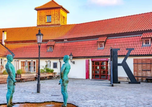 Miasto bez wyjścia. Franz Kafka i Praga jako architektoniczny labirynt