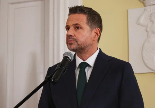Trzaskowski o dymisjach po aferze: Hucpiarze z PiS chcą nas teraz pouczać