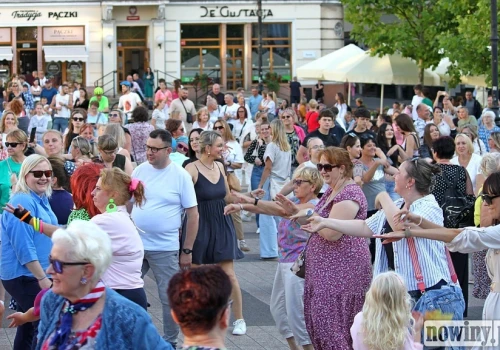Pierwsza wakacyjna potańcówka w Rybniku za nami. Zobaczcie zdjęcia z rynku