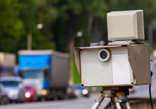 Przekroczył prędkość o 1 km/h. Zapłacił ponad 32 tys. zł