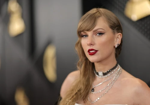 Suknia ślubna Taylor Swift. Piosenkarka postawiła na legendę mody