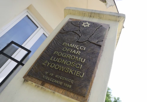 Pogrom pozostaje przestrogą przed siłą dezinformacji i uprzedzeń