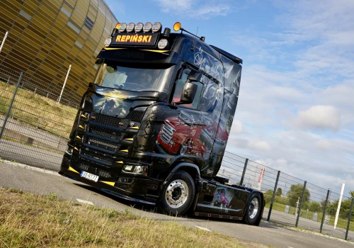 Scania 560S „Tribute to Svempa” – Repiński Transport oddaje hołd zmarłej legendzie