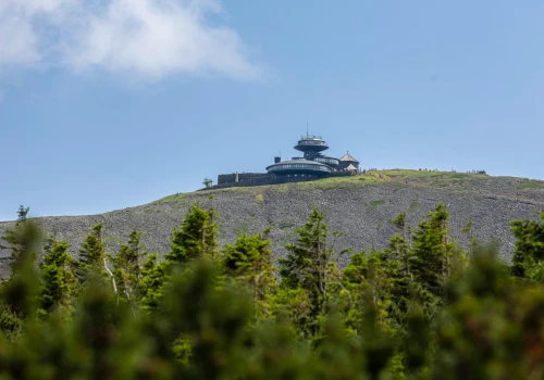 Karkonosze: silny wiatr w górach