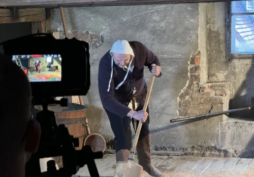 ​Pracownicy i rekonstruktorzy na planie filmowym. Tak rodzi się Muzeum Piwowarstwa w Świdnicy