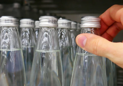 Refresco przejmuje niemieckiego producenta wód i napojów po niewypłacalności
