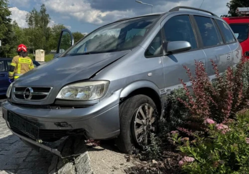 Pijany wjechał na środek ronda. Miał blisko 3 promile. Został ujęty przez świadka i usłyszał zarzuty