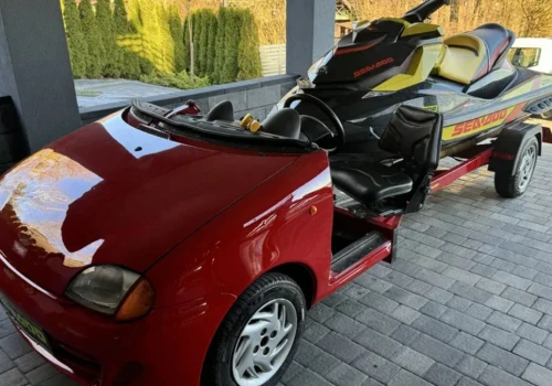 Możesz kupić nietypowego Fiata Seicento. Może wjeżdżać do wody