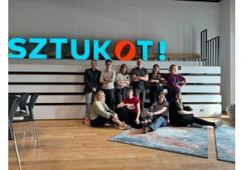 Czy obraz można usłyszeć albo poczuć? WOAK rusza z międzynarodowym projektem