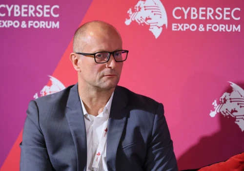 Polacy są łatwiejszym celem dla cyberoszustów niż inne nacje. Oto nasza największa słabość