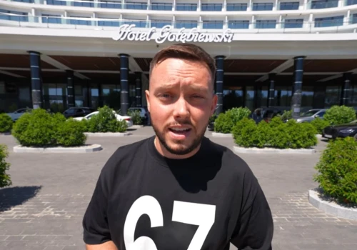 Książulo i zakaz wstępu do Gołębiewskiego. Czy hotel może prowadzić „czarną listę” gości?