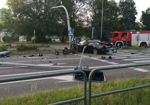 Pijany kierowca spowodował wypadek. Pasażerka trafiła do szpitala