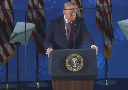 Ameryka świętuje 250 lat, a Trump grzmi na Mount Rushmore o komunistycznej zarazie