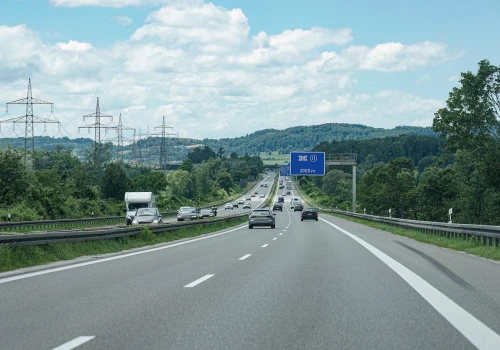 Zbudowali autostradę, a kierowcy nie chcą nią jeździć. Podjęto historyczną decyzję