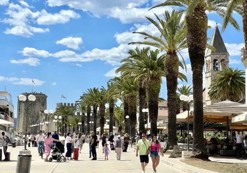 Trogir – perła Dalmacji wpisana na listę UNESCO. Co zobaczyć i czego spróbować?
