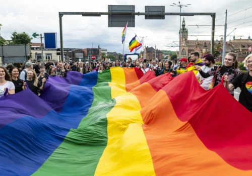 Zgrzyt na marszu równości w Olsztynie. Poszło o mandat