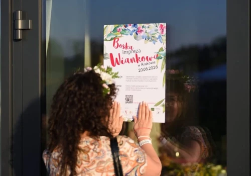 Boskie Wianki w Krakowie. Zebrano ponad 22 tys. zł dla kobiet w kryzysie bezdomności