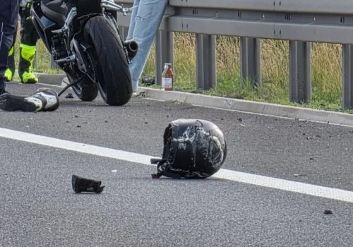 Tragiczny wypadek na S3. 27-letni motocyklista z Wrocławia zginął na miejscu