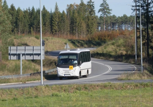 Elektryki nie sprawdzają się w powiatach. Samorządy chcą pieniędzy na autobusy spalinowe