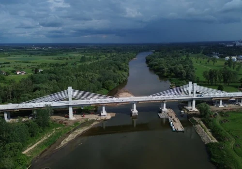 Postępuje budowa najdłuższego mostu na Podkarpaciu