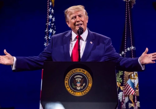 Przemówienie Trumpa w cieniu ewakuacji. 