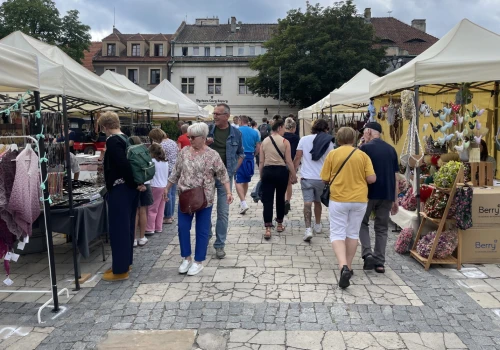 Kamienie do głaskania i napar leśnej baby – proponują wystawcy Jarmarku Jagiellońskiego