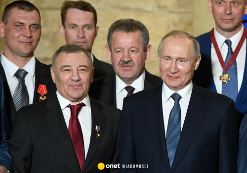 Rosyjska elita to zbiór klanów walczących o zasoby. Arbitrem między nimi jest Putin