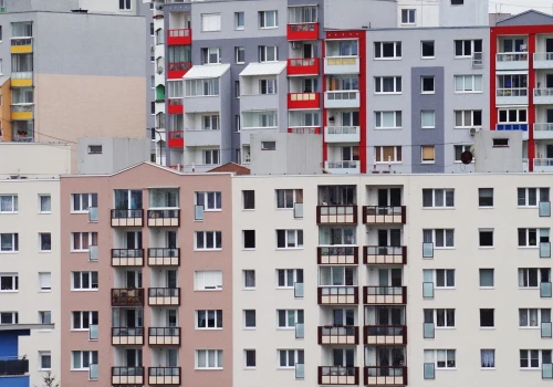 Czy wiek budynku zawsze obniża wartość w operacie szacunkowym?