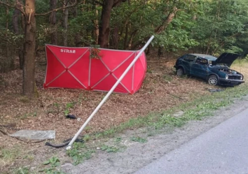 Golf dachował, w środku było 5 młodych osób. Nowe ustalenia policji