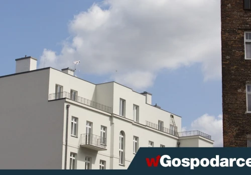 Mieszkania komunalne: politycy debatują, a wyprzedaż trwa