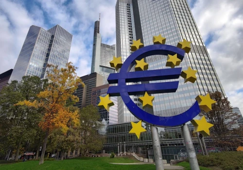 Europejskie firmy duszą się przez przepisy. Jest raport