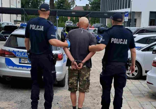 53-latek zatrzymany po domowej awanturze. W piwnicy miał arsenał