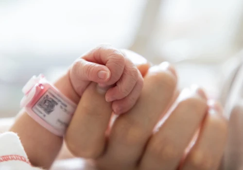 Tęczowe dziecko to dla wielu zagadkowe pojęcie. Za nim kryje się strata i nadzieja rodziców