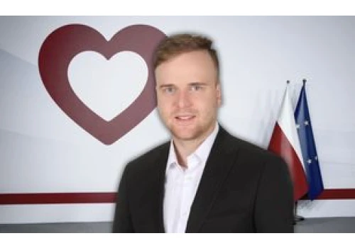 Radny zrezygnował z KO. Tłumaczy się z afery w taksówce