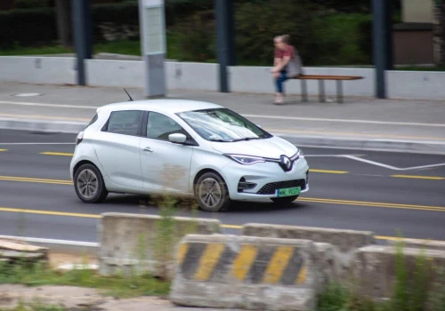 Używane elektryki gwałtownie drożeją, diesle z kolei tańsze. Co się dzieje na rynku?