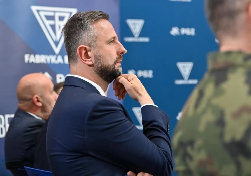 Kosiniak-Kamysz odtajnia donacje dla Ukrainy. SKW ma zbadać przecieki