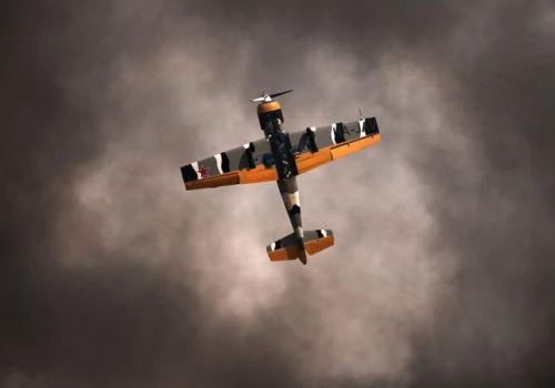 Podniebna symfonia nad Piotrkowem: trwa FlyFest 2026! Widowiskowy festiwal lotniczy z tytułem „Najlepsze z Łódzkiego”