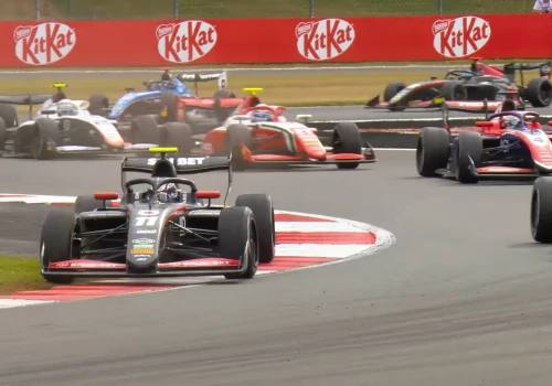 FIA Formuła 3: Maciej Gładysz wygrał wyścig główny na legendarnym Silverstone!