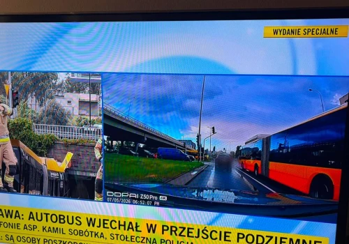 Autobus wjechał w przejście podziemne przy dworcu Warszawa Zachodnia. Są ranni. Ulica Bitwy Warszawskiej zamknięta