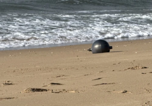Tajemnicze kule na plaży w Australii. Wyznaczono strefę bezpieczeństwa