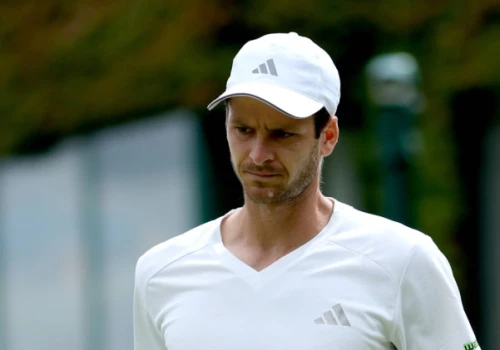 Hubert Hurkacz odpadł z Wimbledonu. Polak przegrał z kontuzją