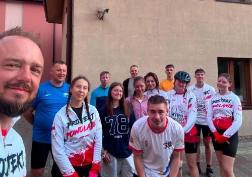 Rowerzyści z Siedlec dotarli do Stalowej Woli. Przed nimi ostatni etap w Polsce