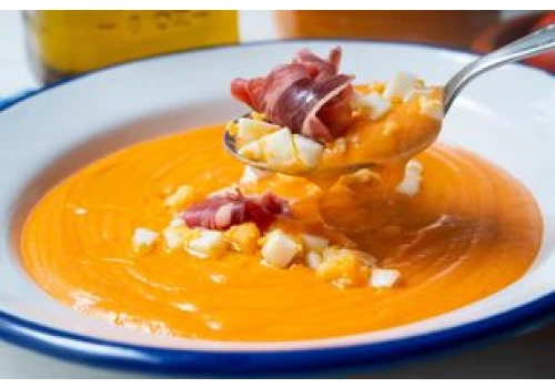 Hiszpański krem, który jest jeszcze gęstszy od gazpacho. Spróbuj koniecznie w trakcie upałów