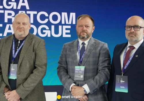 Kto finansuje organizację byłych szefów służb specjalnych? 4 mln zł od fundacji powiązanej z ulubionym biznesmenem PiS-u
