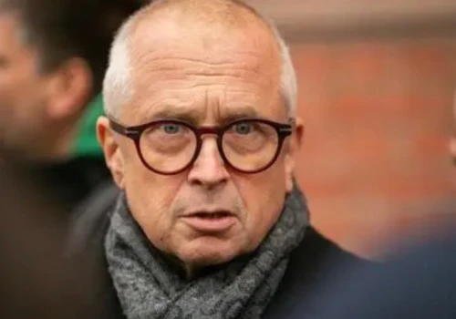 Cyrk mecenasa Dubois. Broni Kacprzyka, choć jego kancelaria żyje z kontraktów ratusza