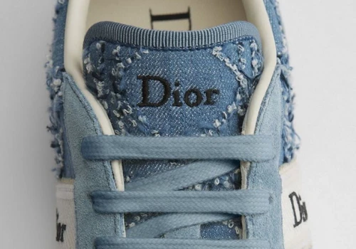Samby i Speedcaty mają konkurencję. Dior prezentuje nowe sneakersy ze wstążkami J'Adior