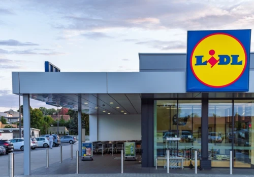 Ponad 17 lat pracy i nagłe zwolnienie. Lidl musi zapłacić odszkodowanie