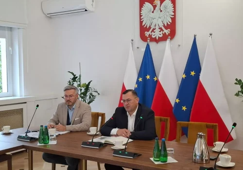 Upały uszkodziły owoce, a rząd wypracowuje dopiero zasady postępowania